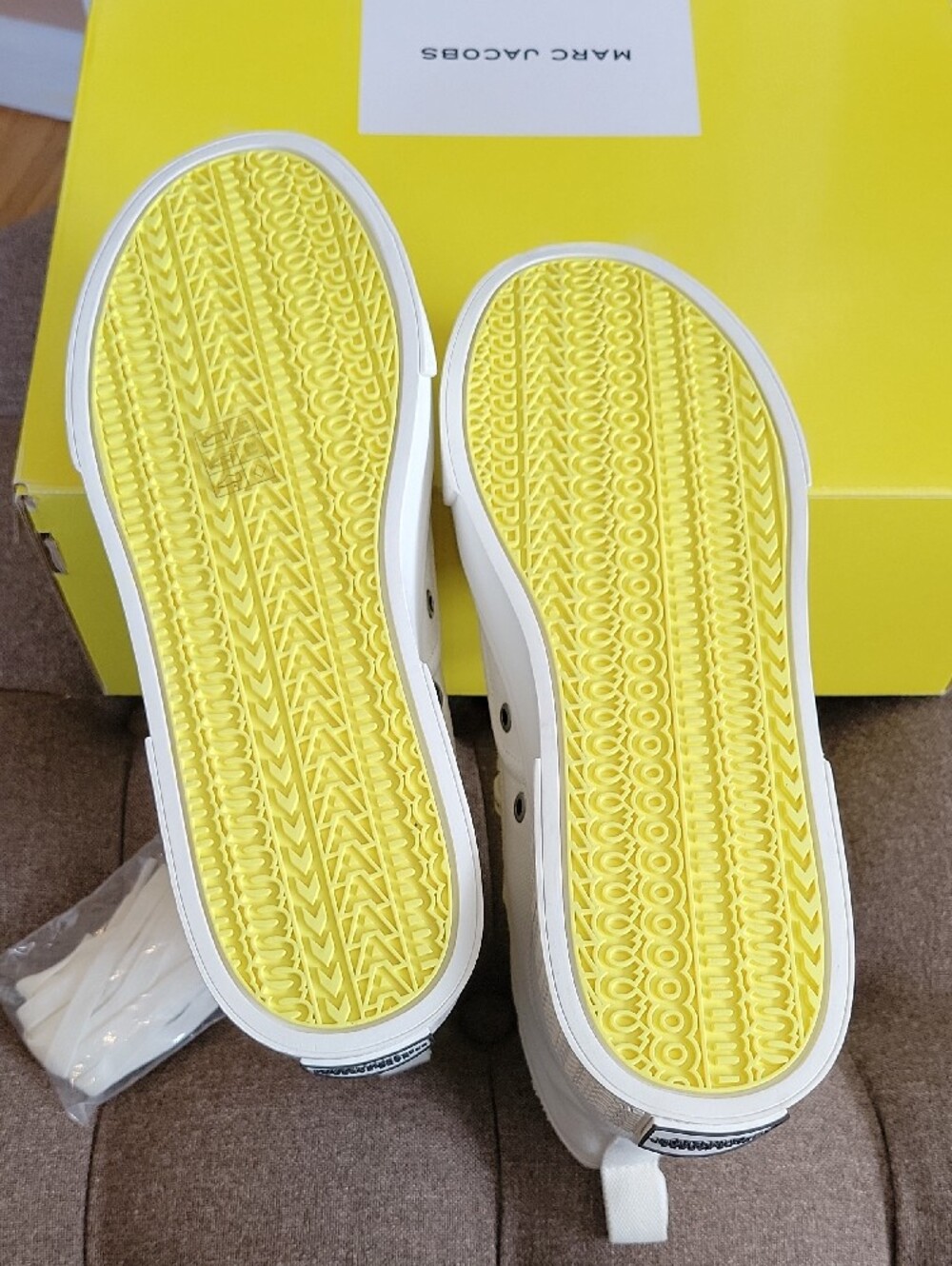 Marc Jacobs White Canvas "The High Top Sneaker" - Picture 6 of 8